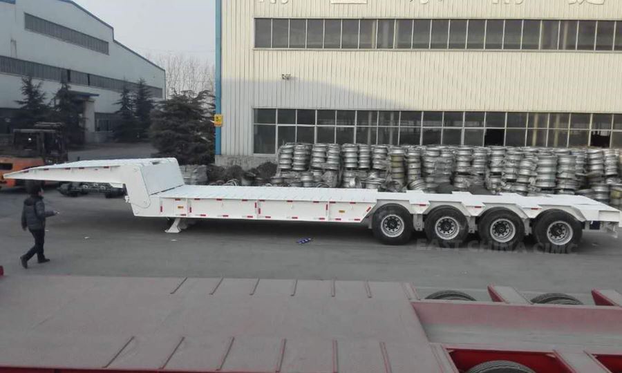 CIMC Folding Gooseneck Low Bed Trailer2
